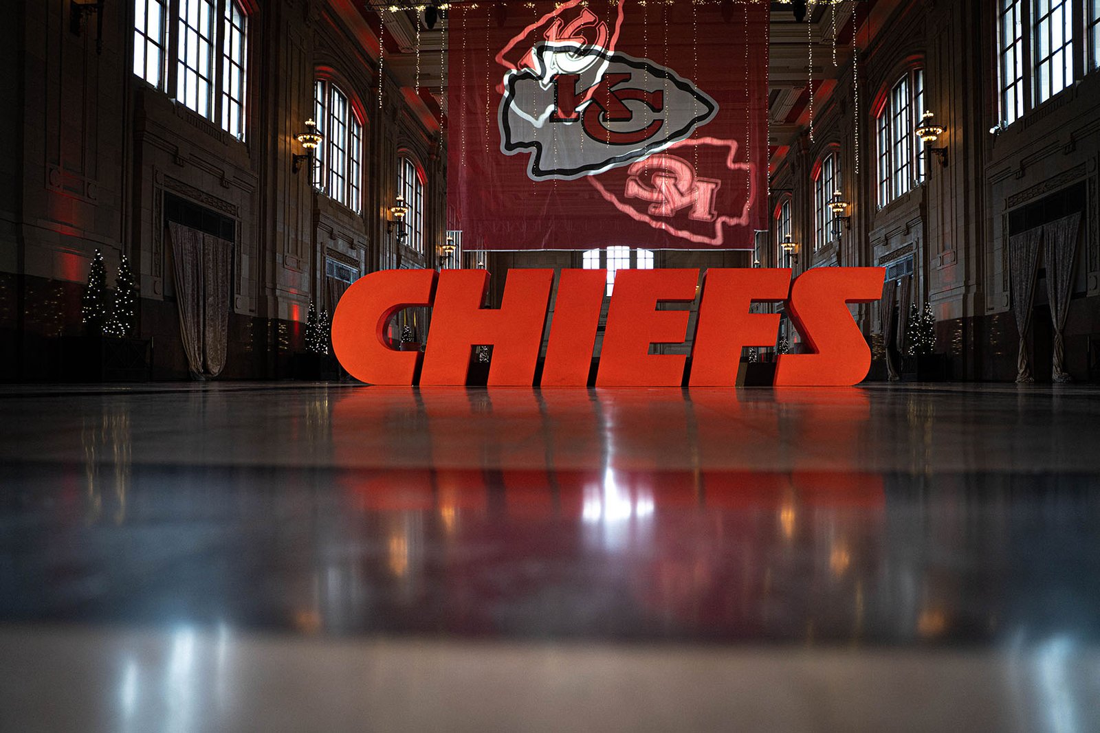 kc-chiefs-sign-union-station